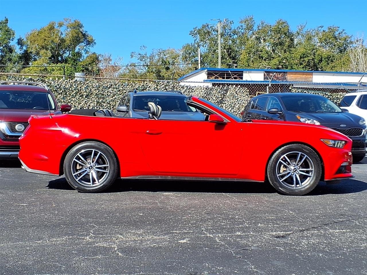 Ford Mustang2Dr Conv Ecoboost Premium - Thumbnail 3