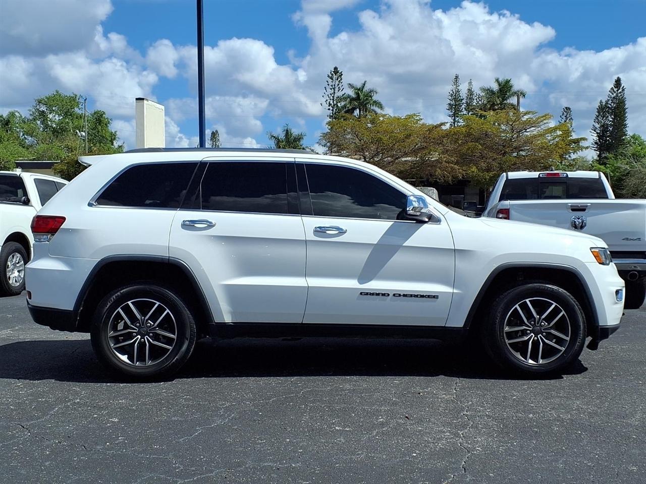 Jeep Grand Cherokee - Thumbnail 3