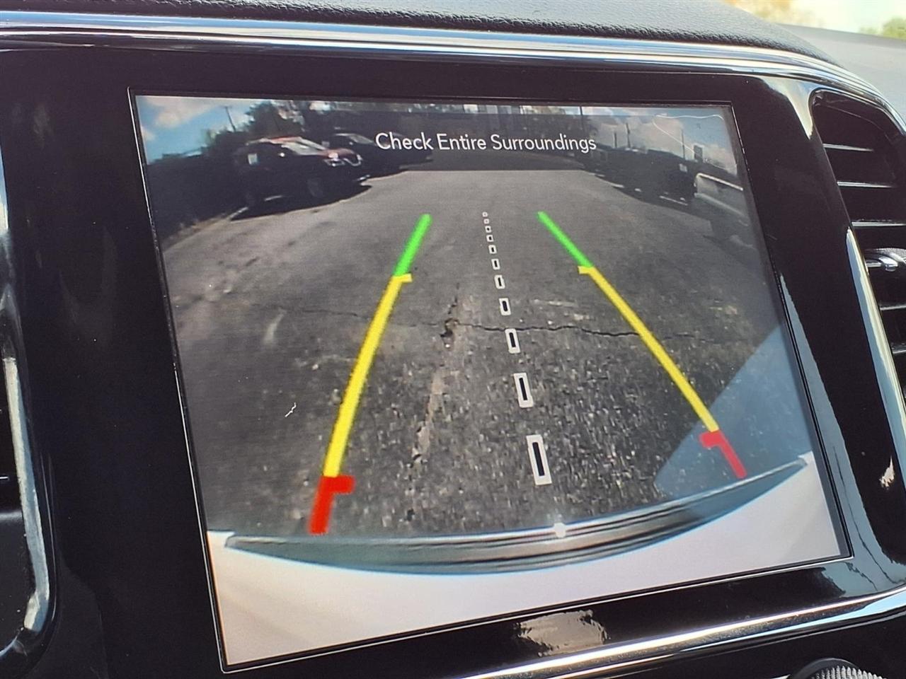 Jeep Grand Cherokee - Thumbnail 8