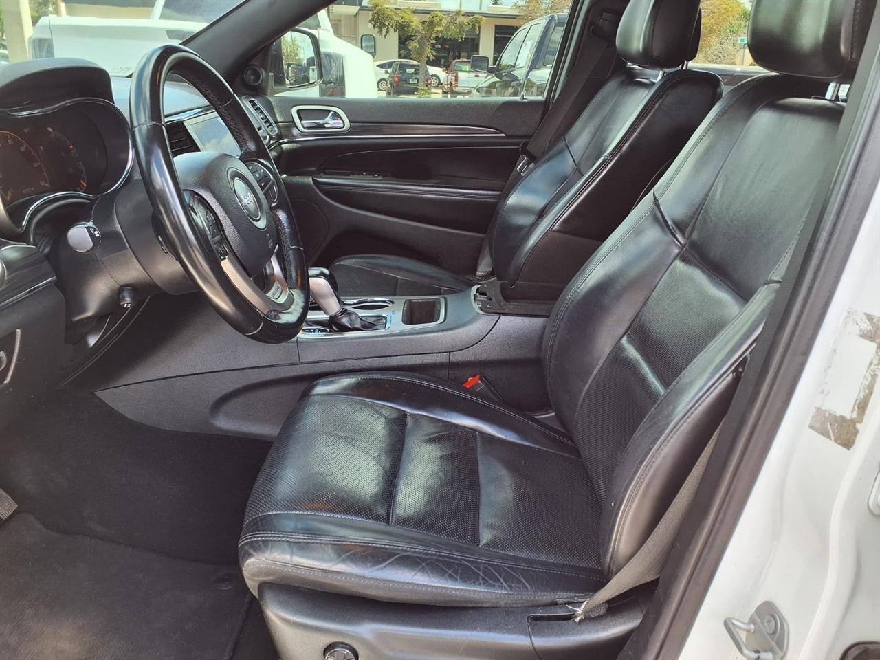 Jeep Grand Cherokee - Thumbnail 10