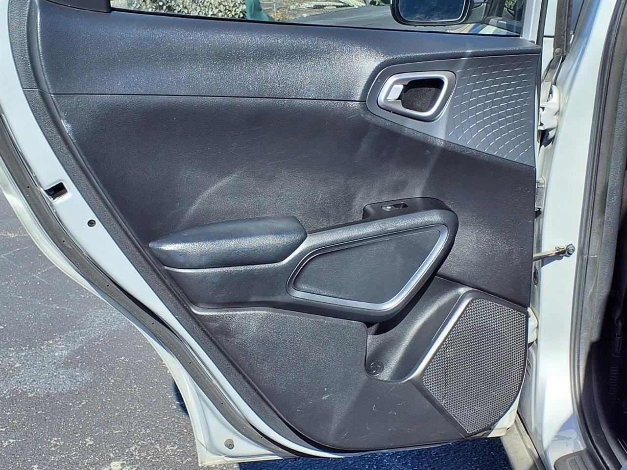 Kia Souls - Thumbnail 13