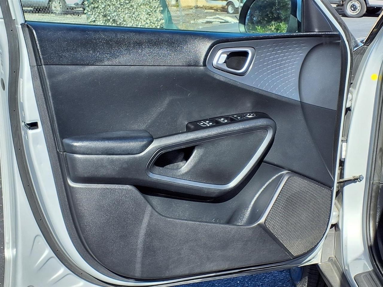 Kia Souls - Thumbnail 11