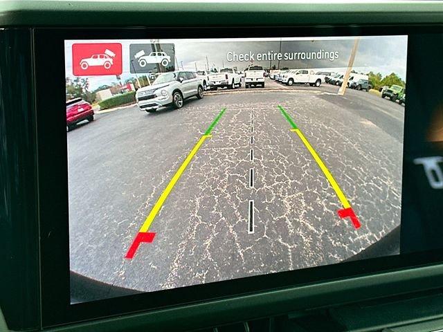 Jeep Wrangler Sahara With Navigation & 4Wd - Thumbnail 10