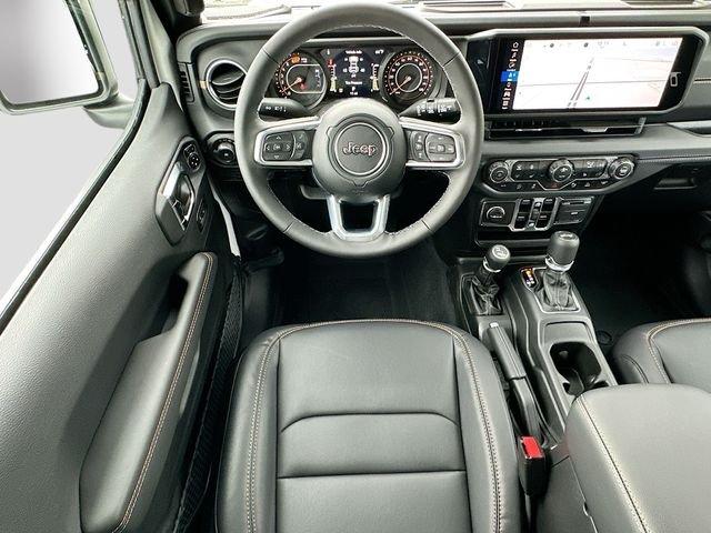 Jeep Wrangler Sahara With Navigation & 4Wd - Thumbnail 17