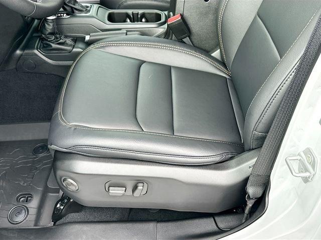 Jeep Wrangler Sahara With Navigation & 4Wd - Thumbnail 15