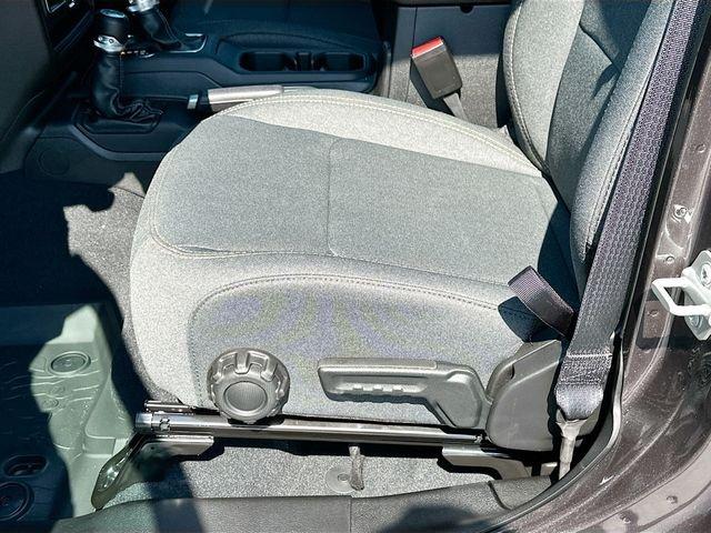 Jeep Wrangler Sahara 4Wd - Thumbnail 14