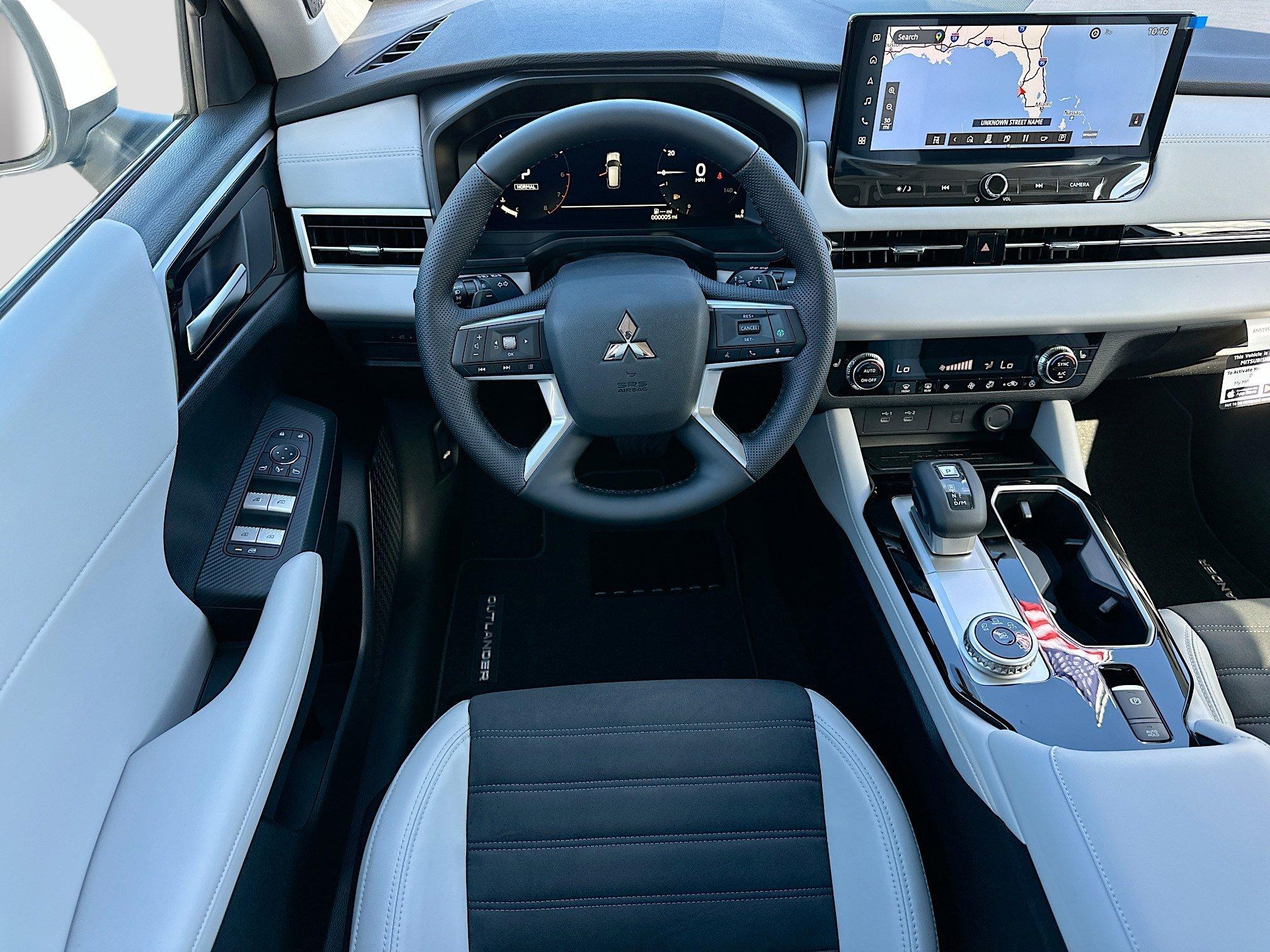 Mitsubishi Outlander Se With Navigation - Thumbnail 17