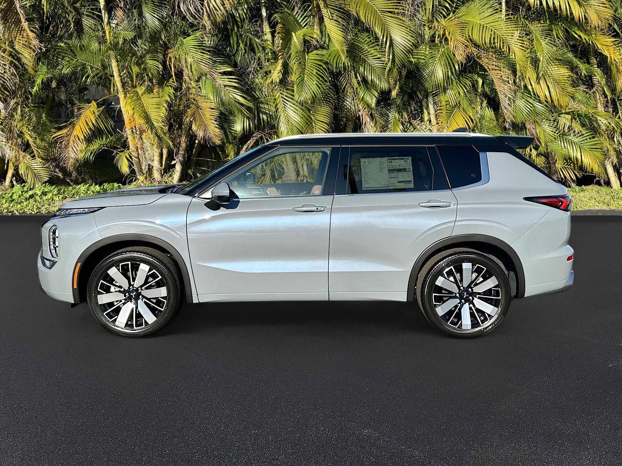 Mitsubishi Outlander Sel With Navigation - Thumbnail 3