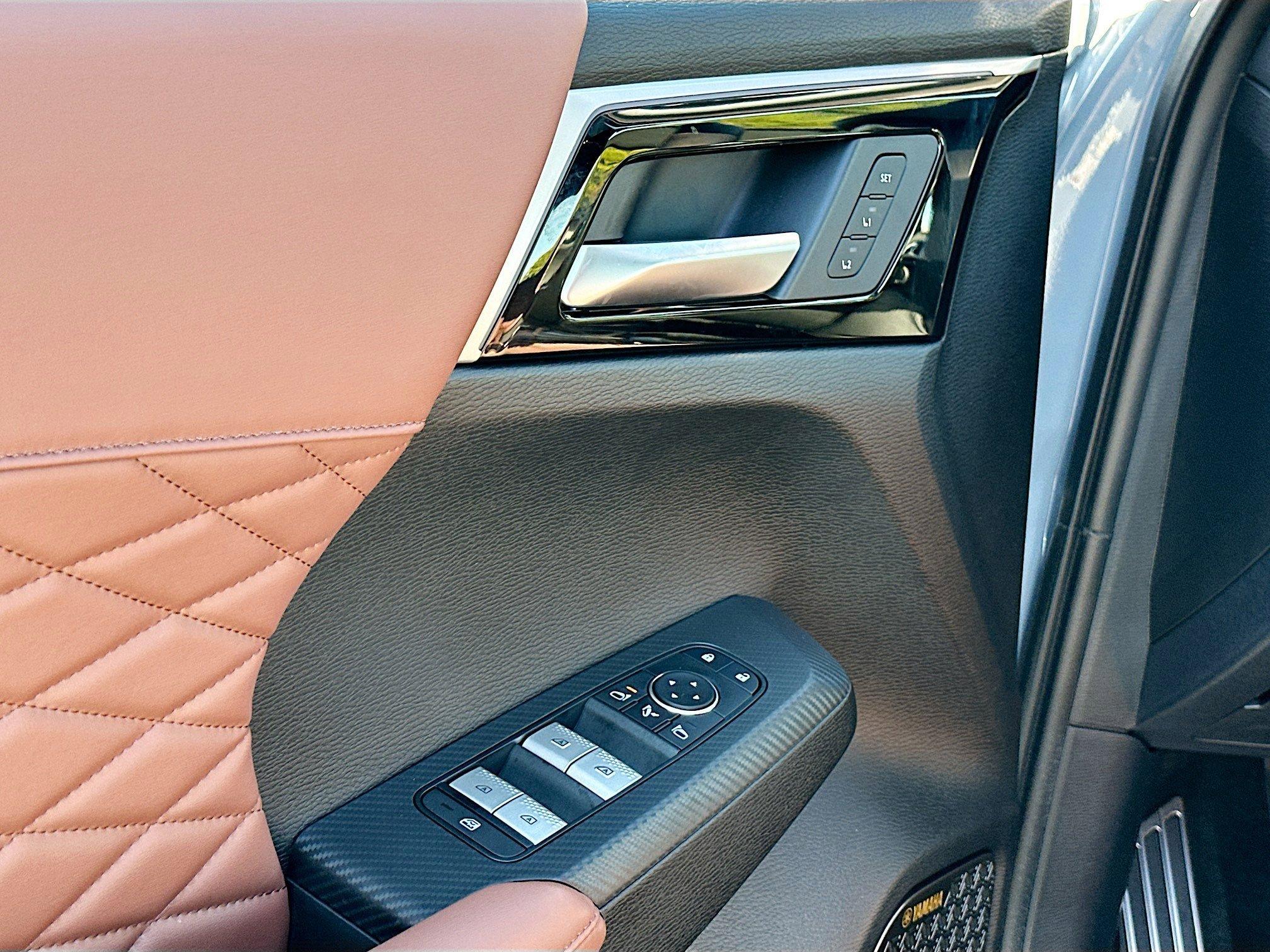 Mitsubishi Outlander Sel With Navigation - Thumbnail 14