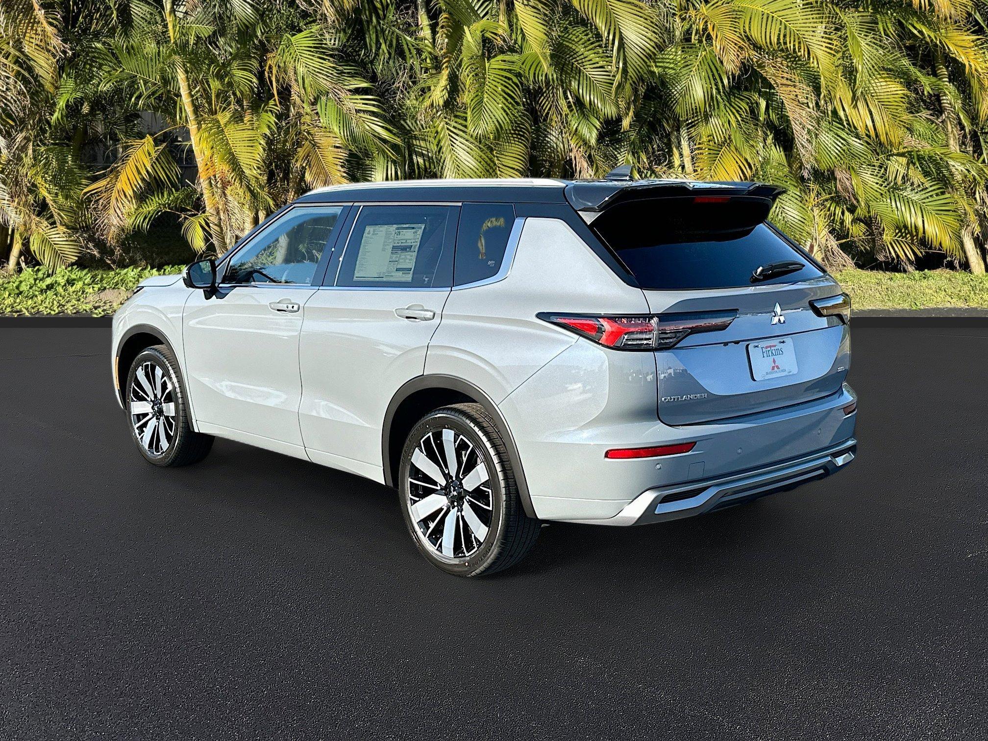 Mitsubishi Outlander Sel With Navigation - Thumbnail 4