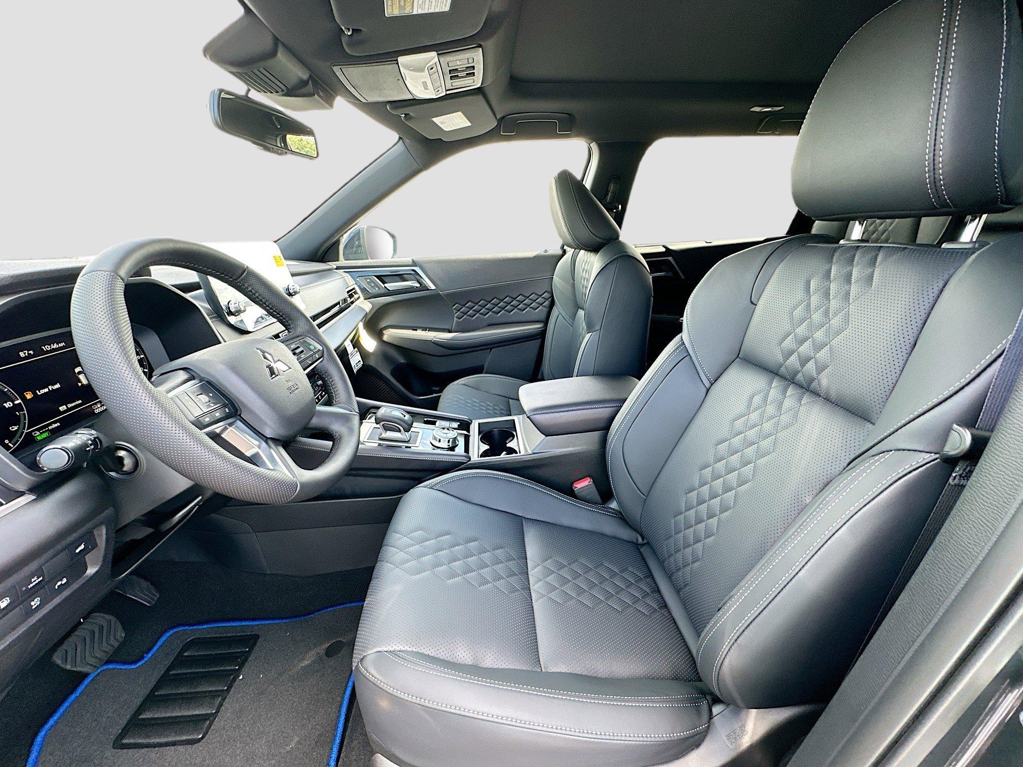 Mitsubishi Outlander Plug-In Hybrid Sel Black Edition With Navigation & 4Wd - Thumbnail 16