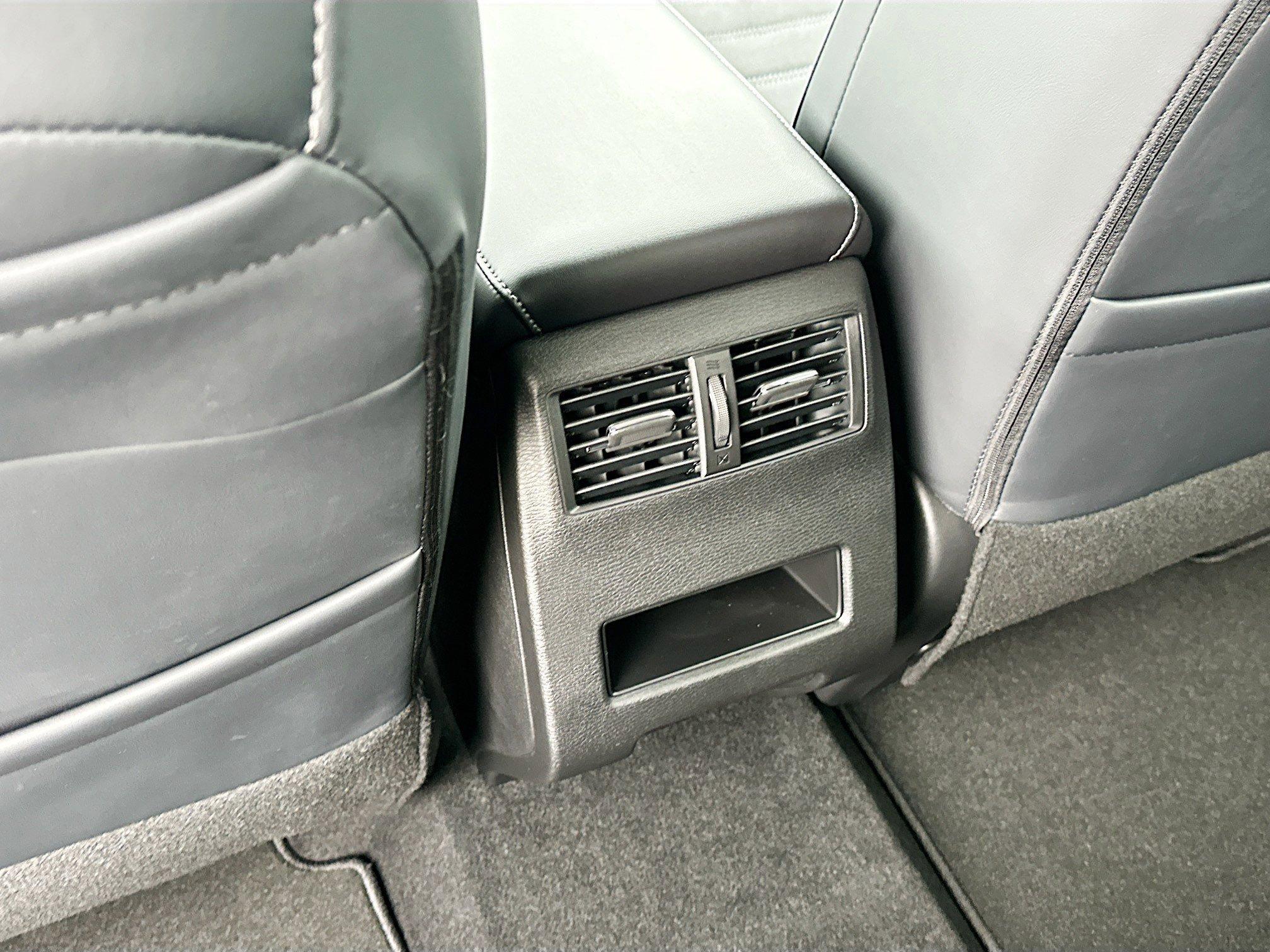 Mitsubishi Outlander Se With Navigation - Thumbnail 20