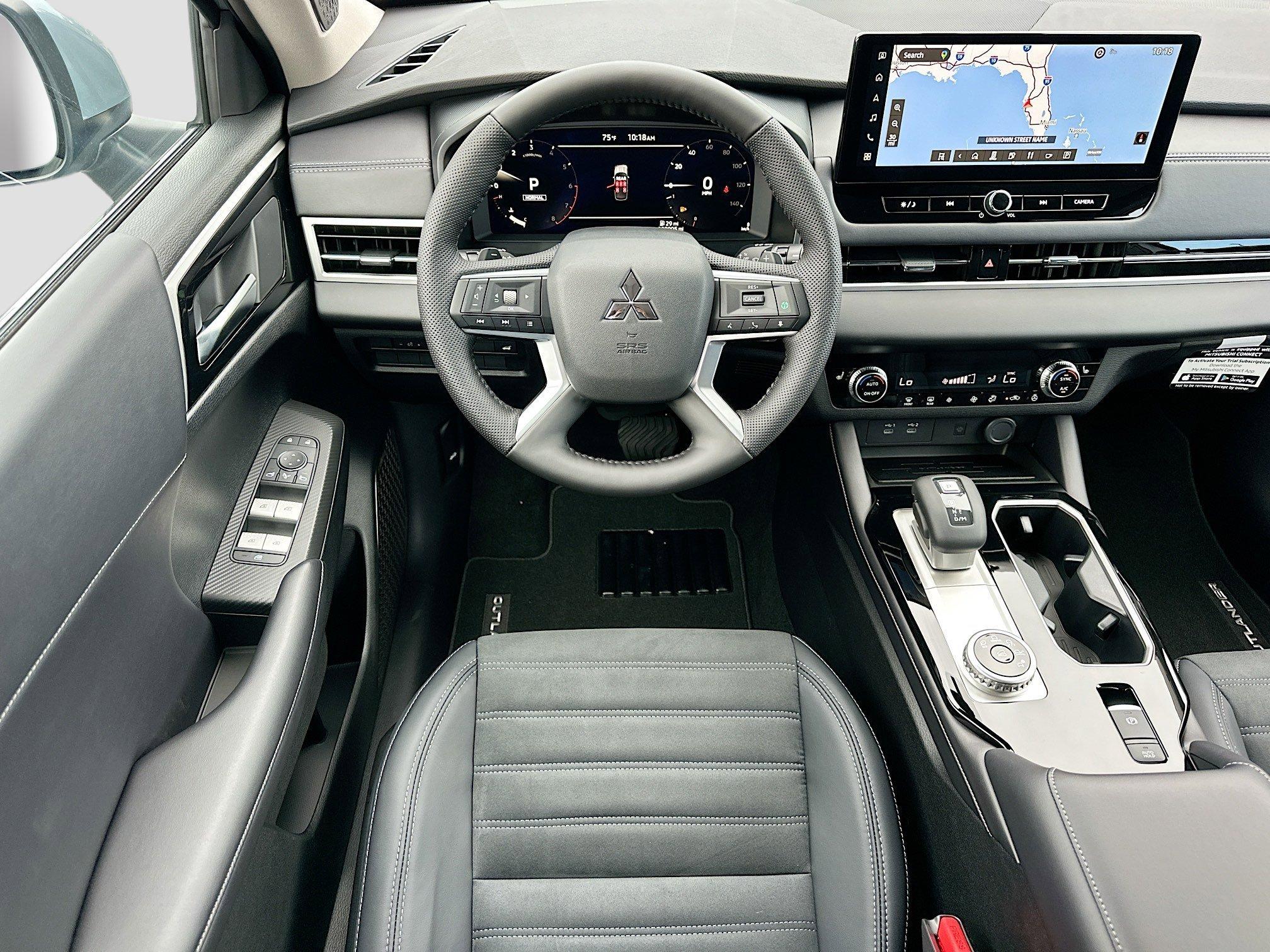 Mitsubishi Outlander Se With Navigation - Thumbnail 17