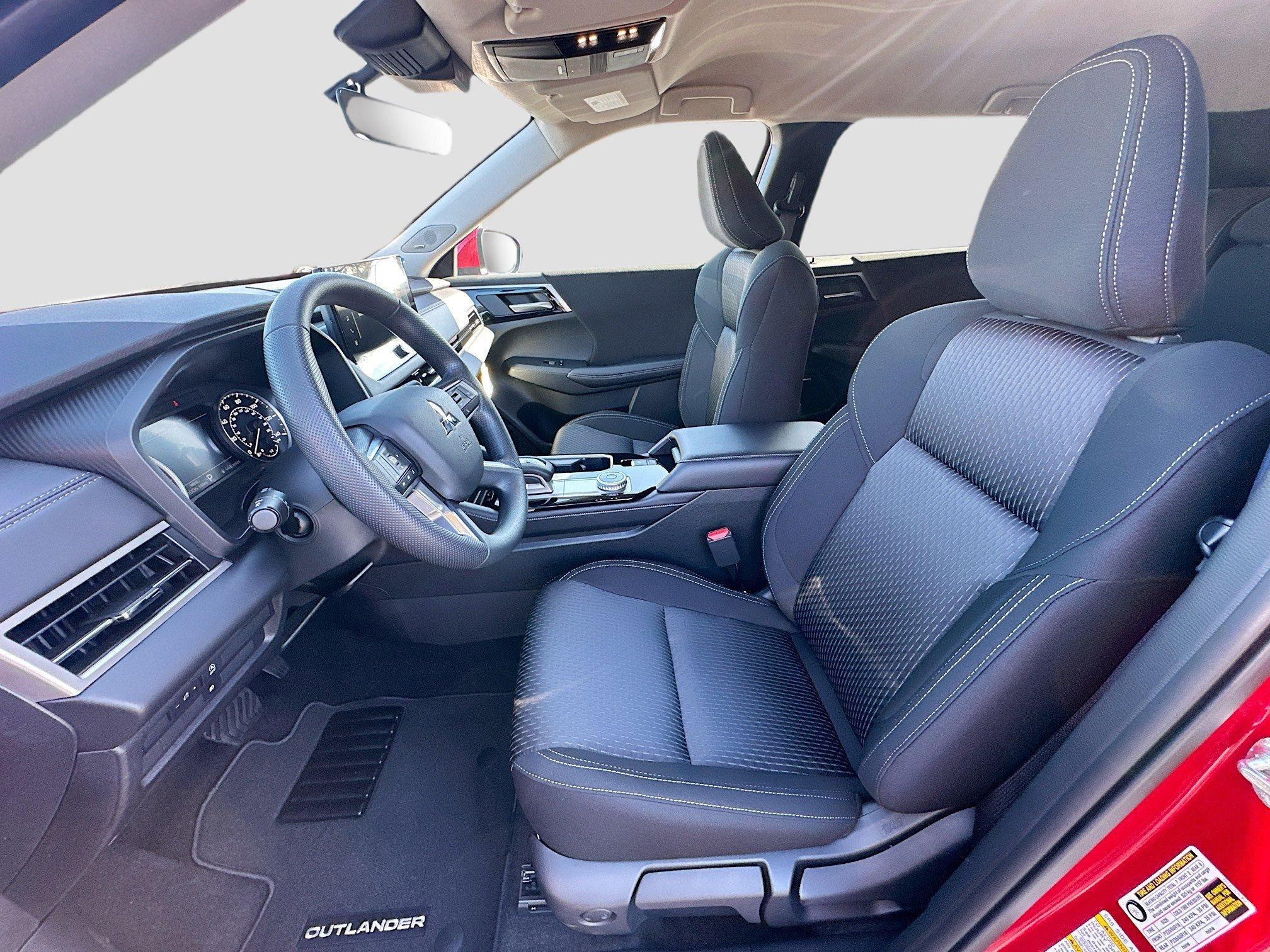 Mitsubishi Outlander Es With Navigation - Thumbnail 16