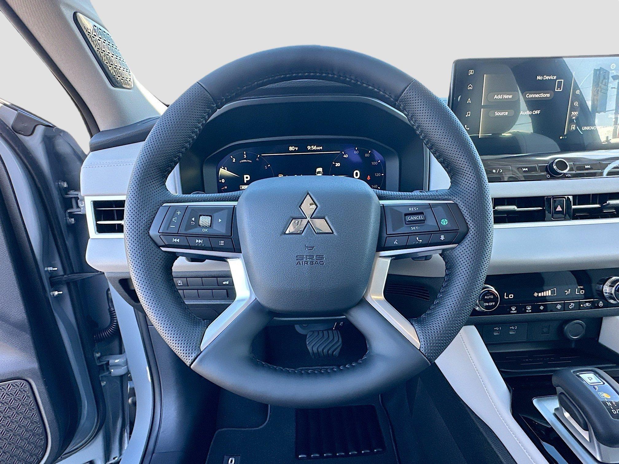 Mitsubishi Outlander Se With Navigation - Thumbnail 8