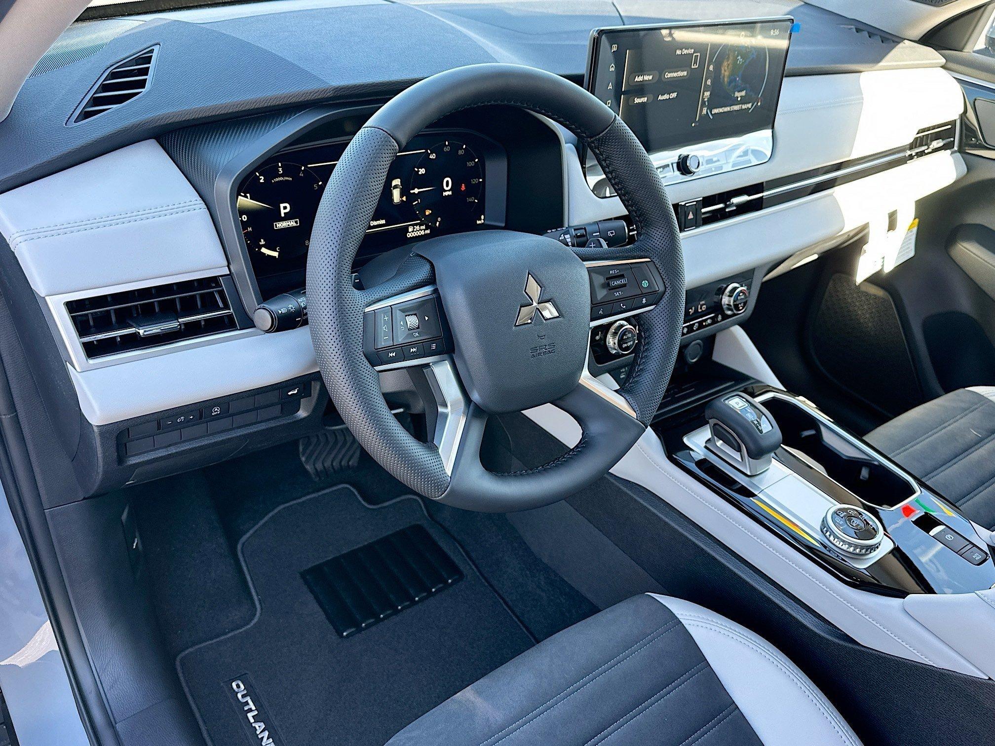 Mitsubishi Outlander Se With Navigation - Thumbnail 7