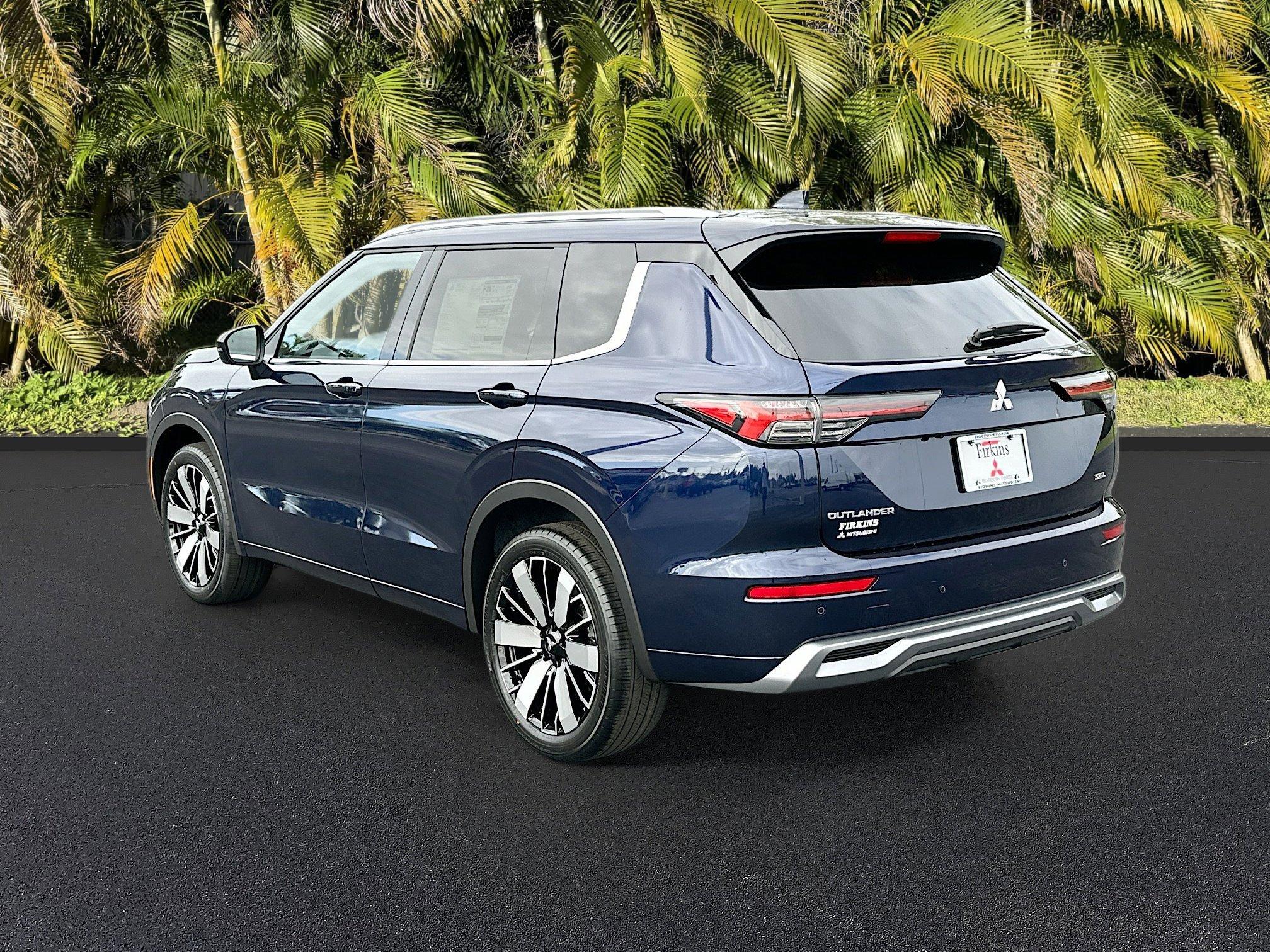 Mitsubishi Outlander Sel With Navigation - Thumbnail 4