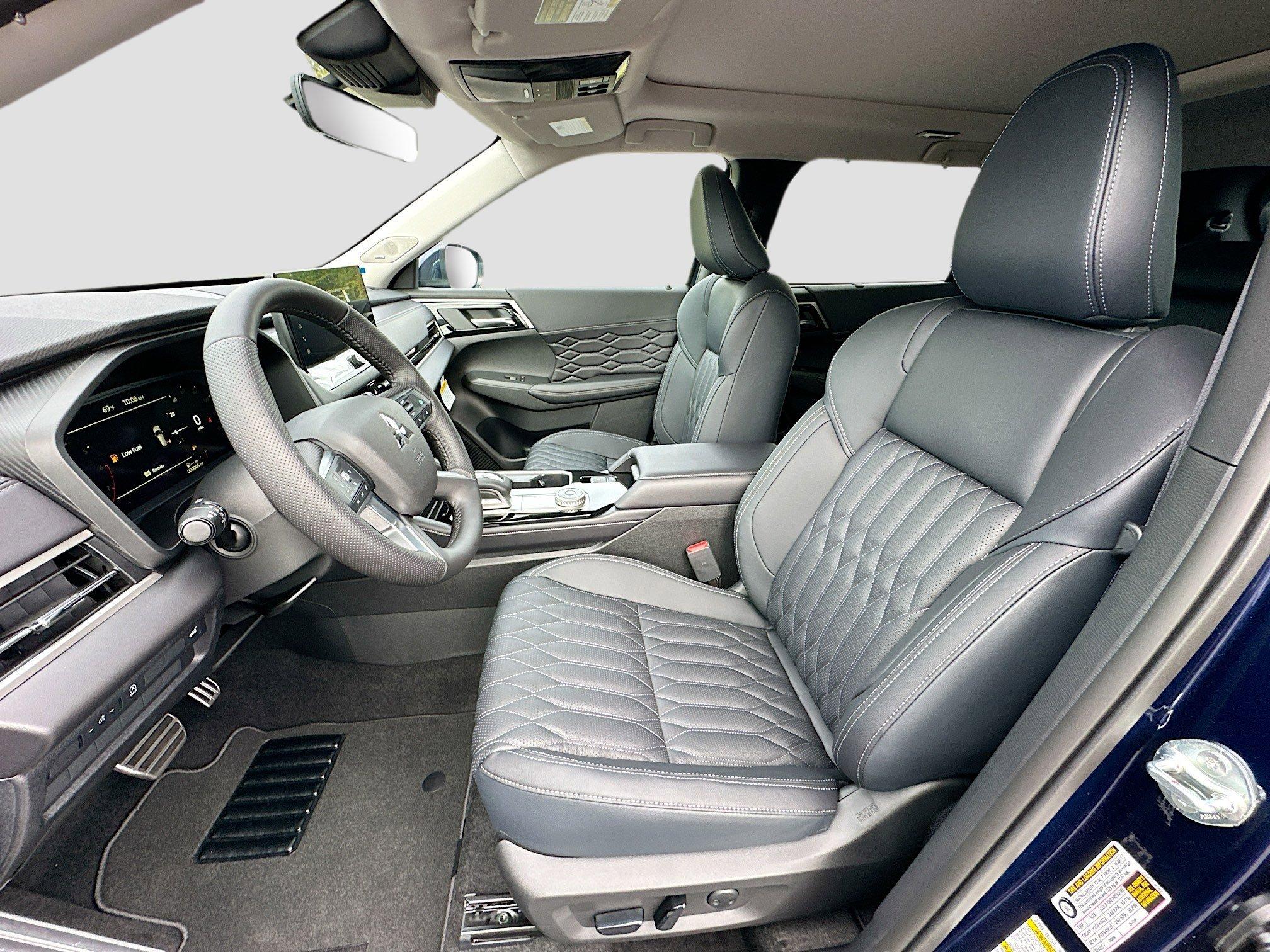 Mitsubishi Outlander Sel With Navigation - Thumbnail 16