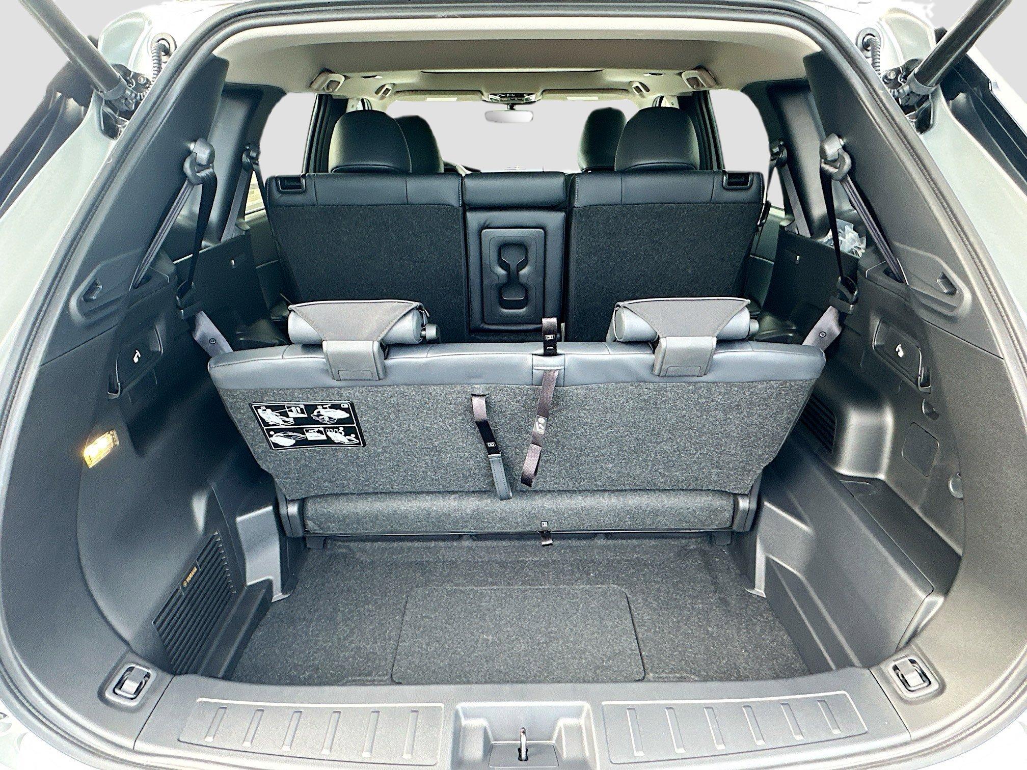 Mitsubishi Outlander Se With Navigation & Awd - Thumbnail 6