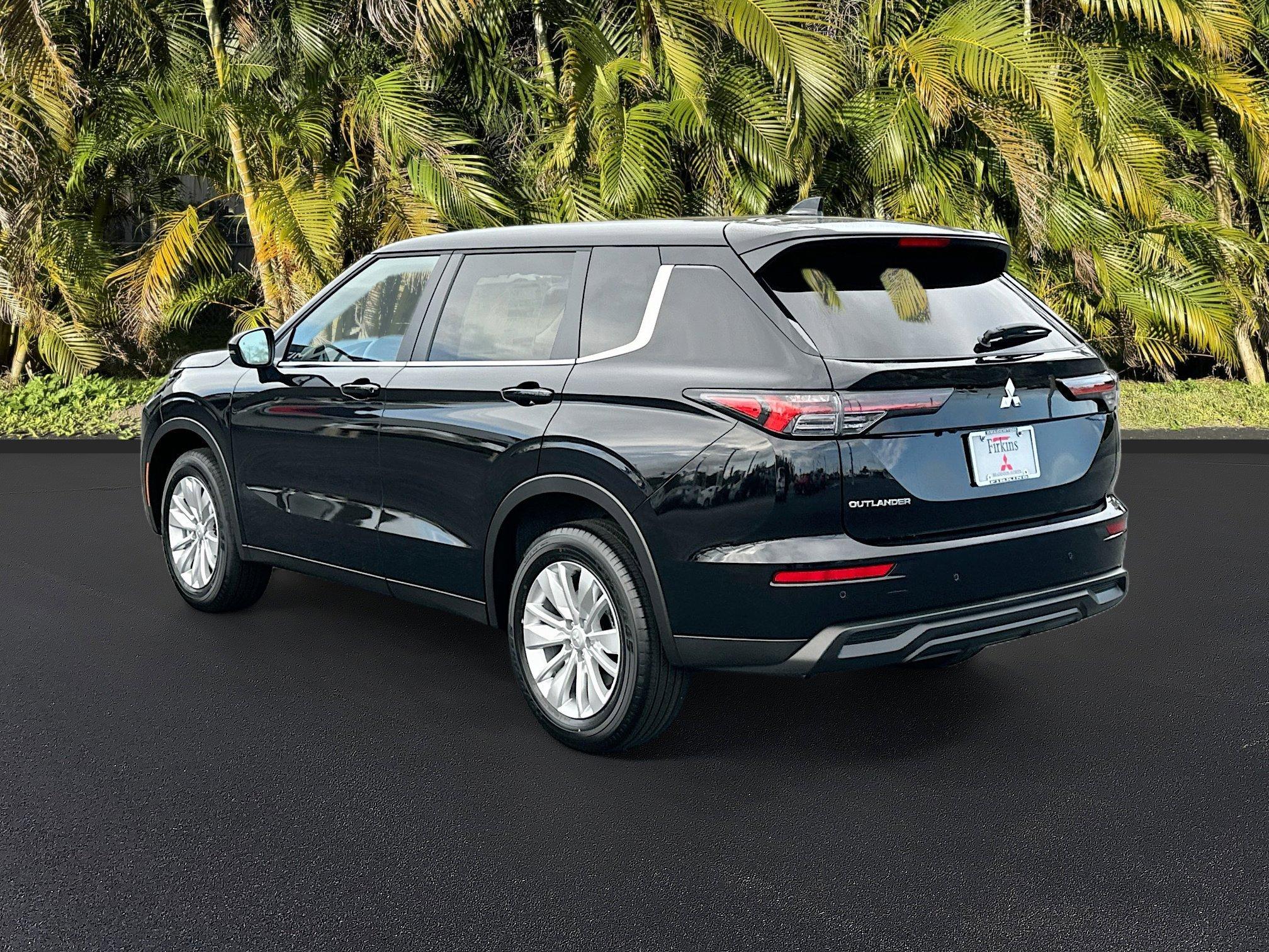 Mitsubishi Outlander Es With Navigation - Thumbnail 4