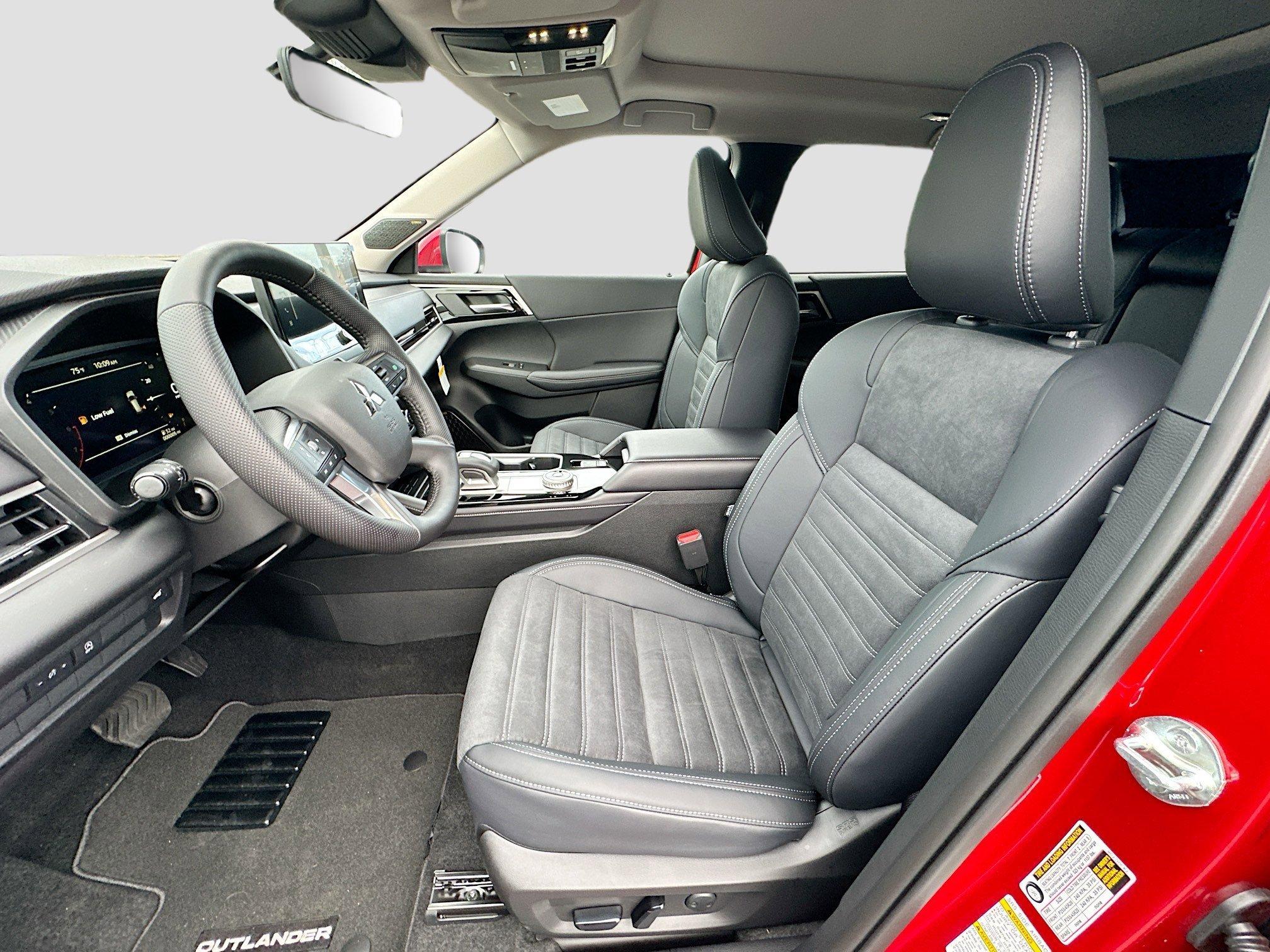 Mitsubishi Outlander Se With Navigation - Thumbnail 16