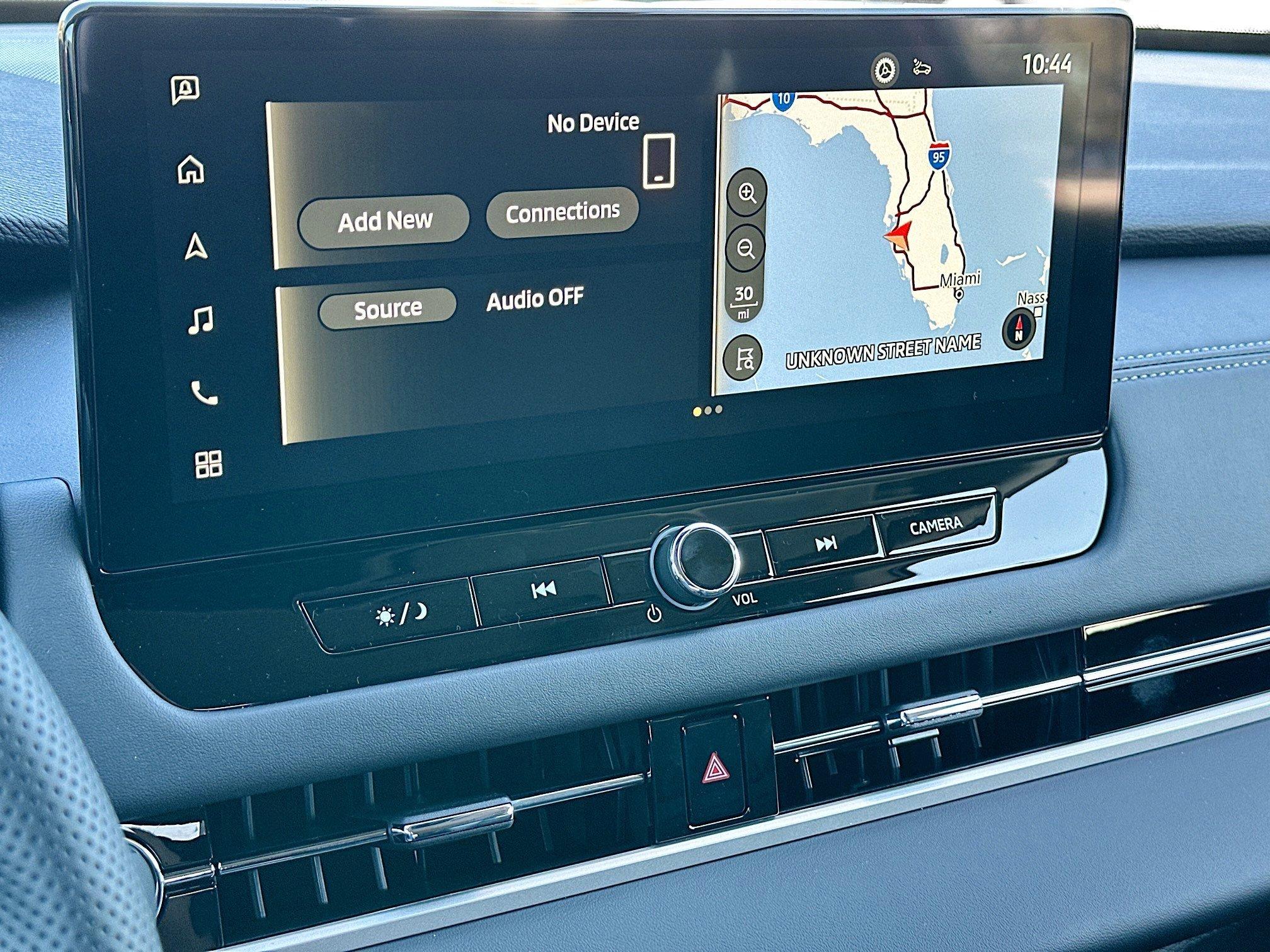 Mitsubishi Outlander Se With Navigation - Thumbnail 11