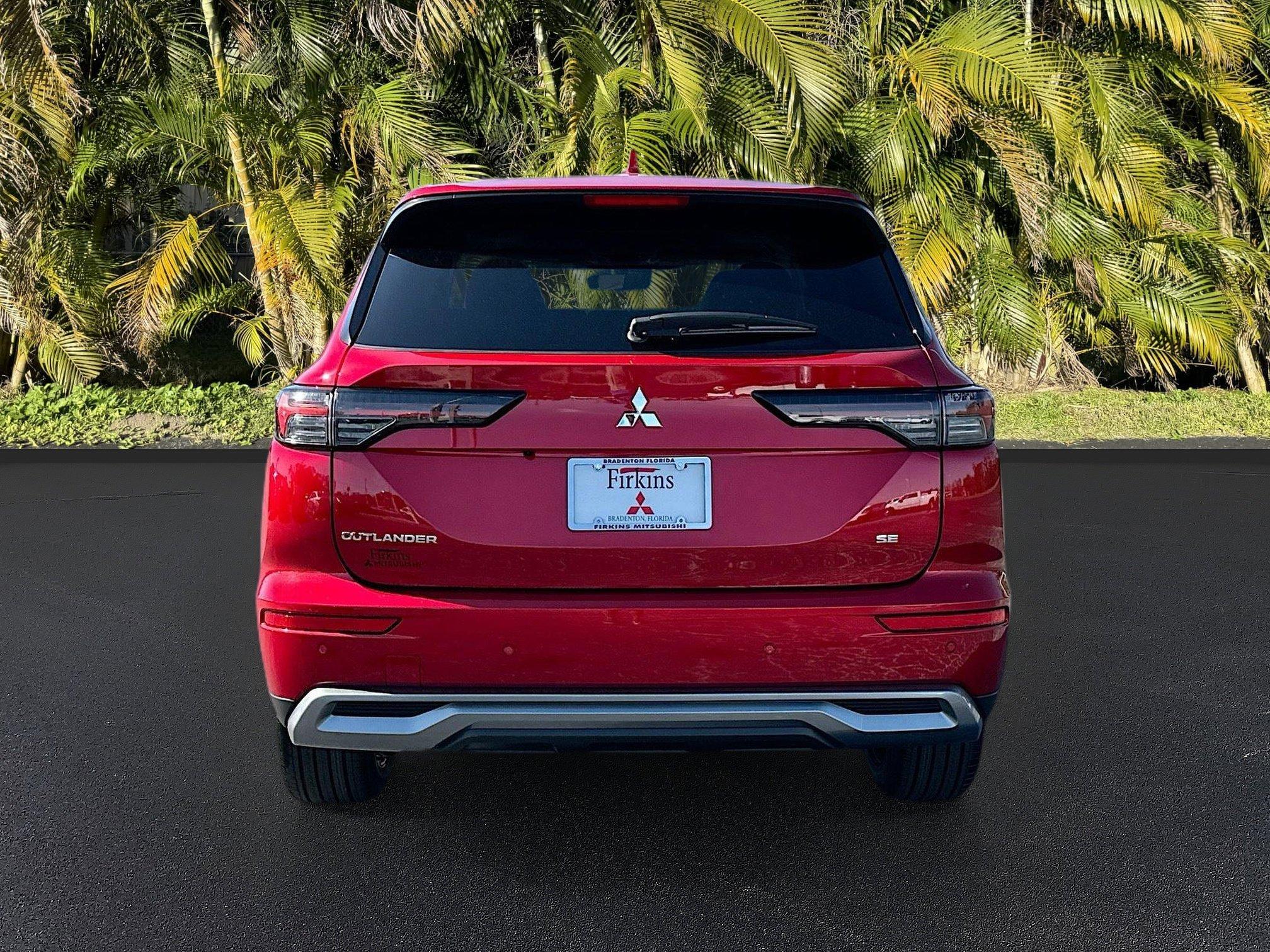 Mitsubishi Outlander Se With Navigation - Thumbnail 5