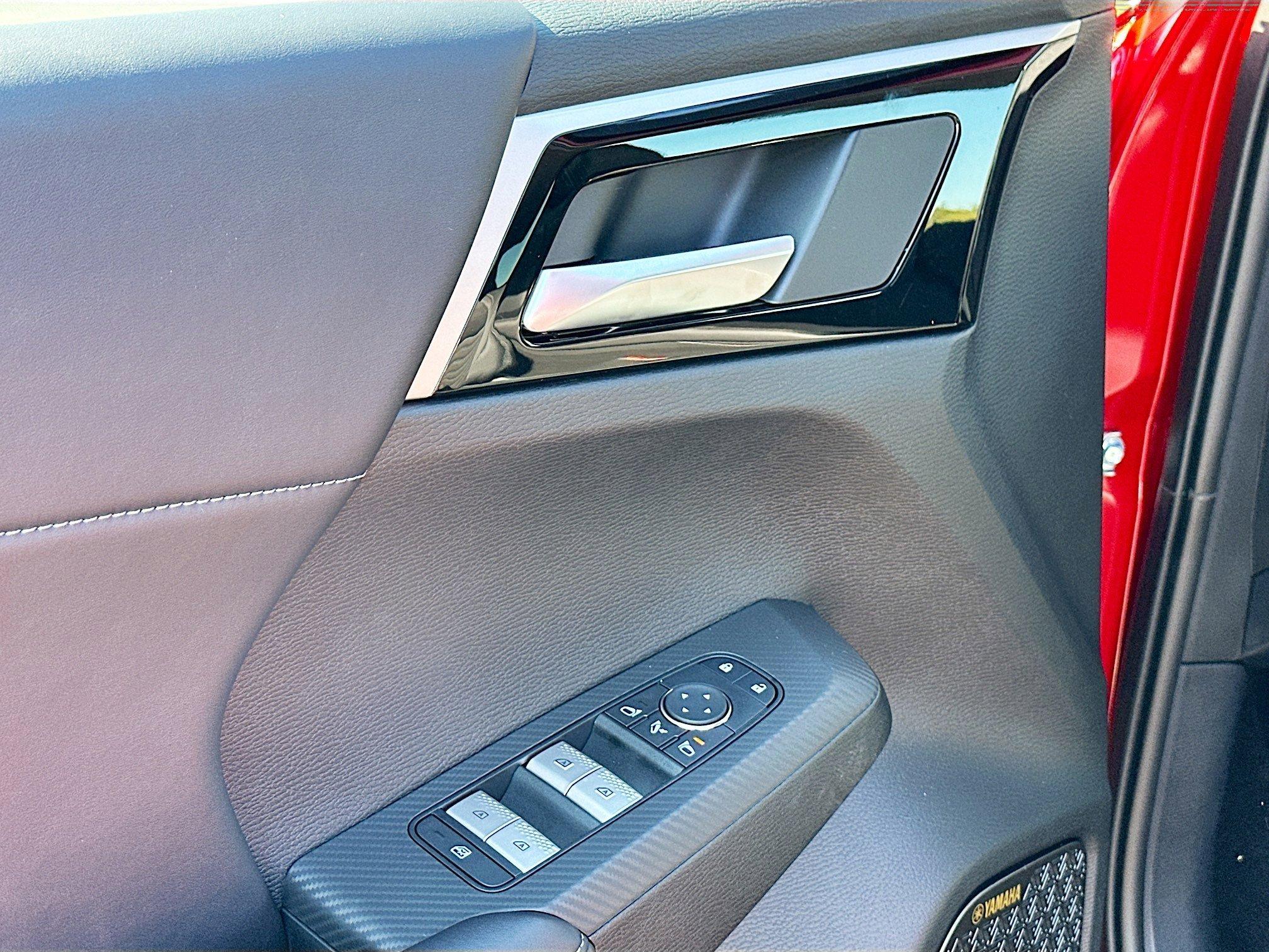 Mitsubishi Outlander Se With Navigation - Thumbnail 14