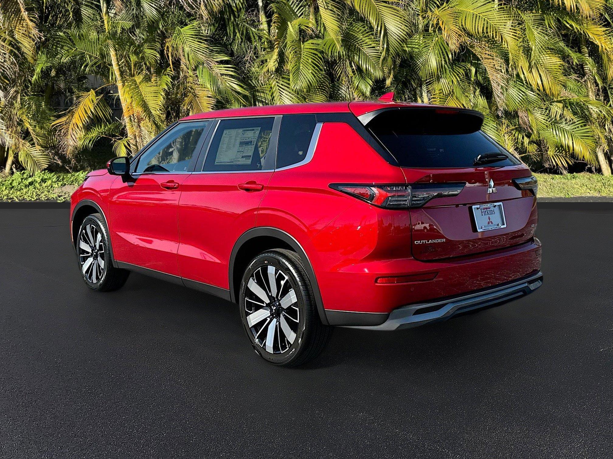 Mitsubishi Outlander Se With Navigation - Thumbnail 4