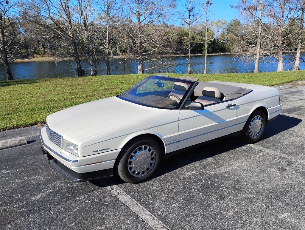 Cadillac Allante - Thumbnail 5