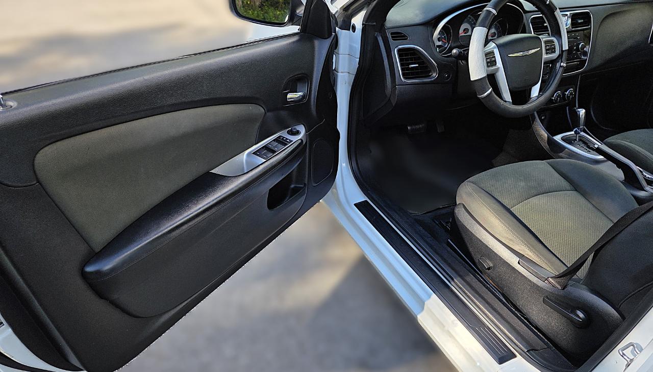 Chrysler 2002Dr Conv Touring - Thumbnail 14