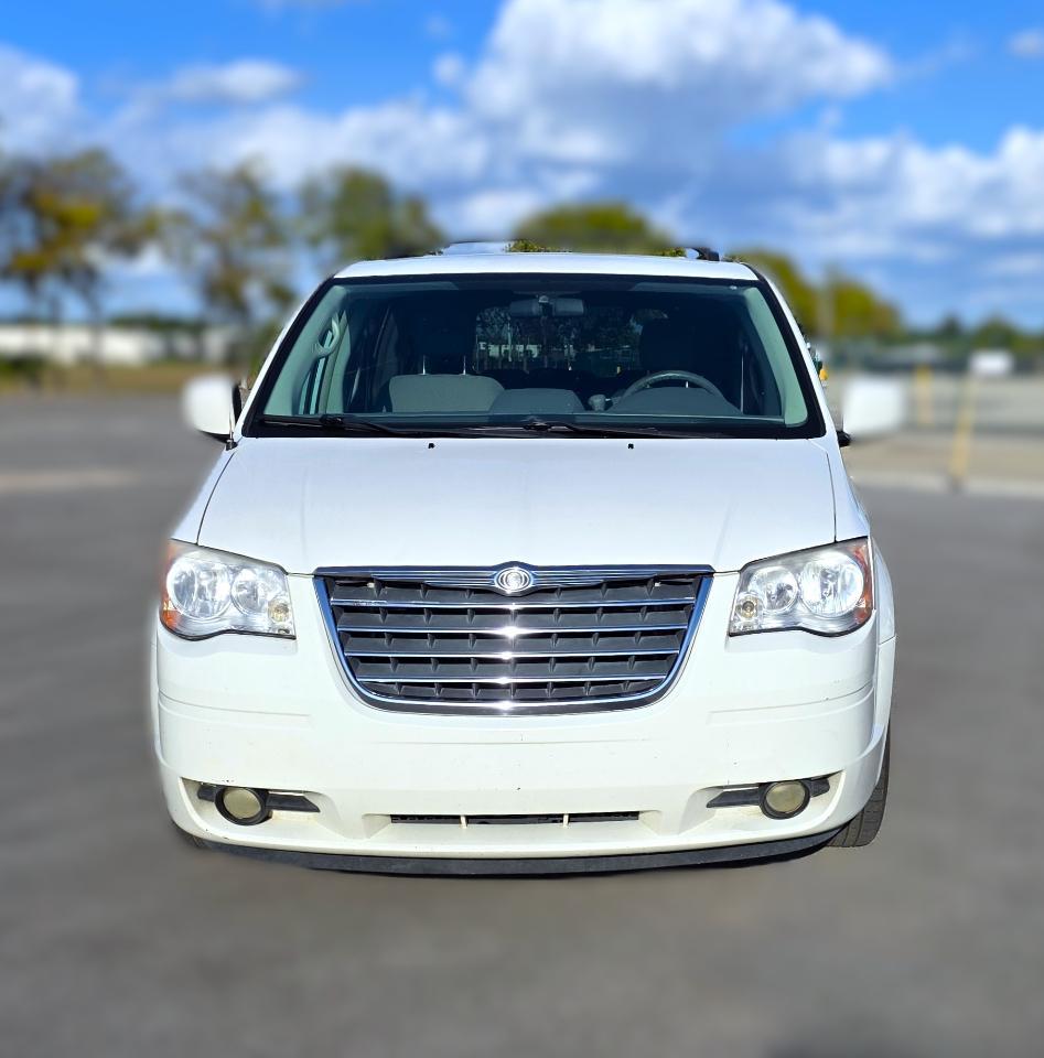 Chrysler Town & Country4Dr Wgn Touring - Thumbnail 2