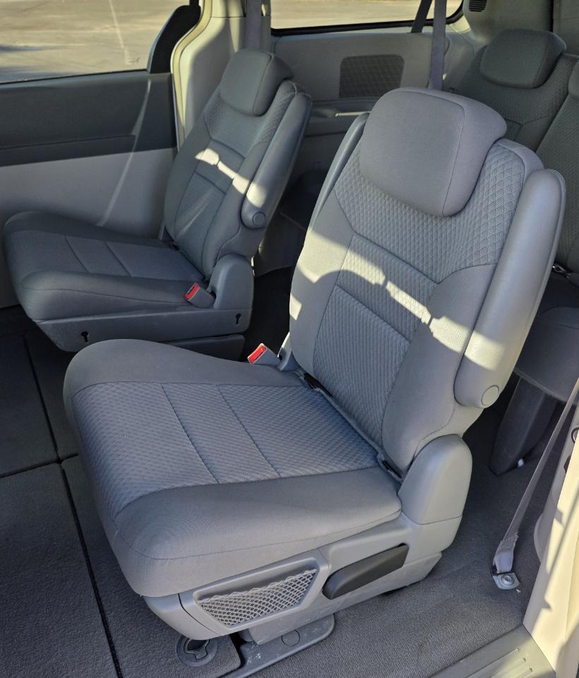 Chrysler Town & Country4Dr Wgn Touring - Thumbnail 13