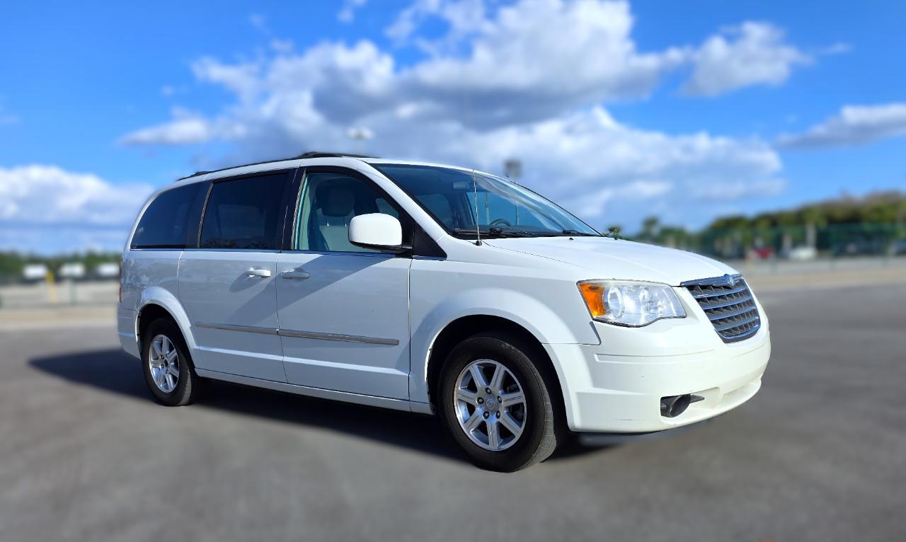 Chrysler Town & Country4Dr Wgn Touring - Thumbnail 3
