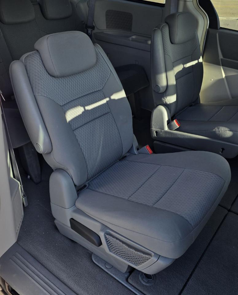 Chrysler Town & Country4Dr Wgn Touring - Thumbnail 17