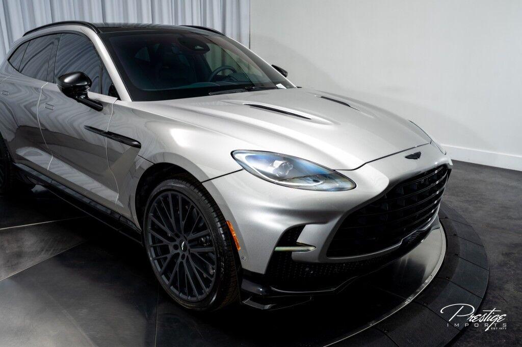 Aston Martin DBX - Thumbnail 2