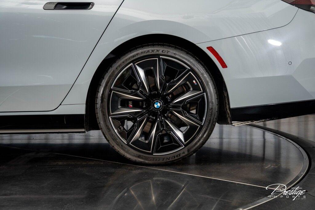 BMW 7 Series - Thumbnail 12