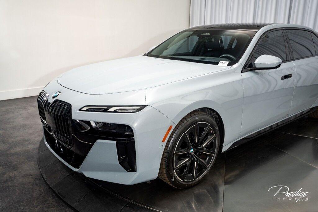 BMW 7 Series - Thumbnail 9