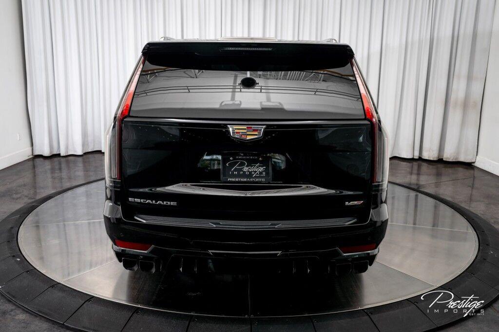 Cadillac Escalade - Thumbnail 12