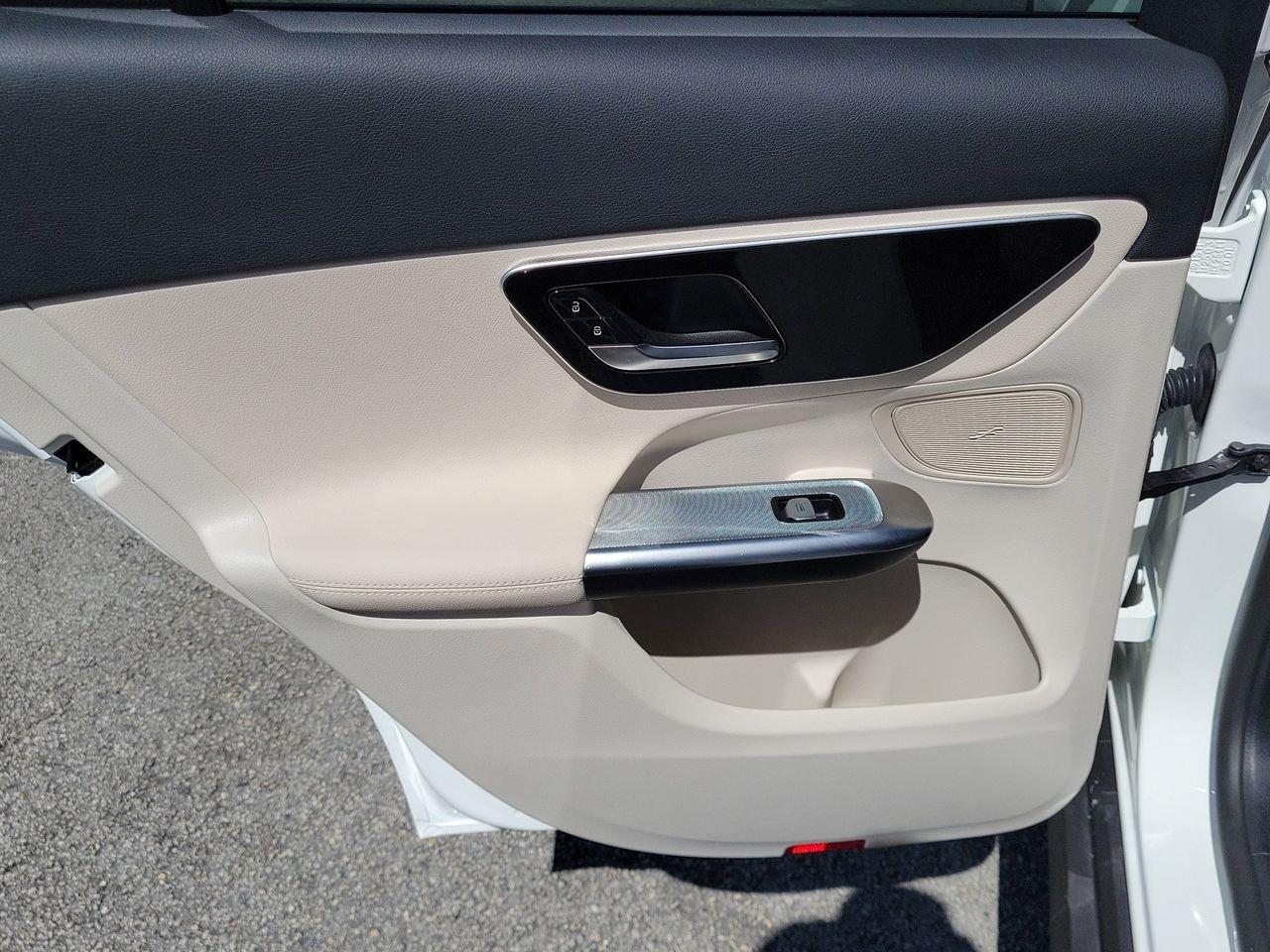 Mercedes-Benz Glc 300 - Thumbnail 11