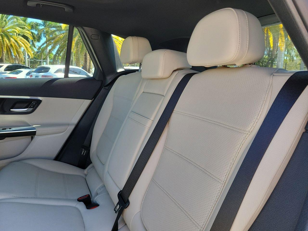 Mercedes-Benz Glc 300 - Thumbnail 13