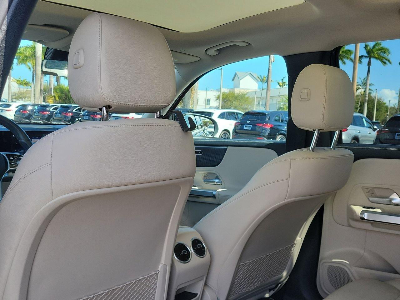 Mercedes-Benz Glb 250 - Thumbnail 12