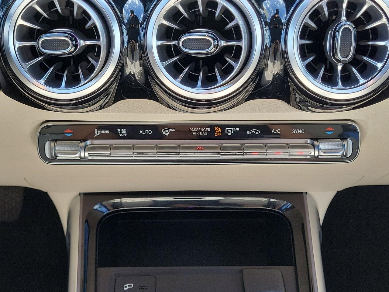 Mercedes-Benz Glb 250 - Thumbnail 20