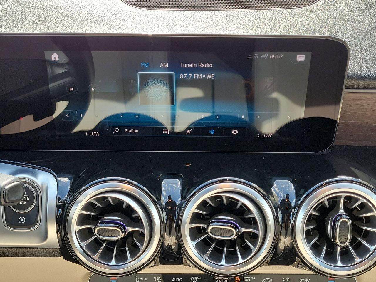 Mercedes-Benz Glb 250 - Thumbnail 18