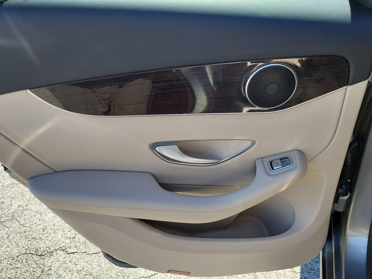 Mercedes-Benz Glc 300 - Thumbnail 12