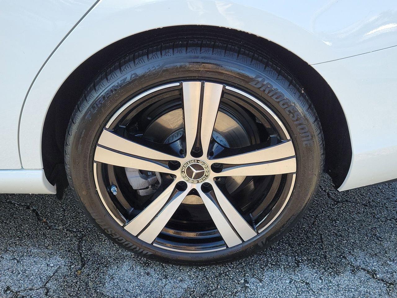 Mercedes-Benz C 300 - Thumbnail 11