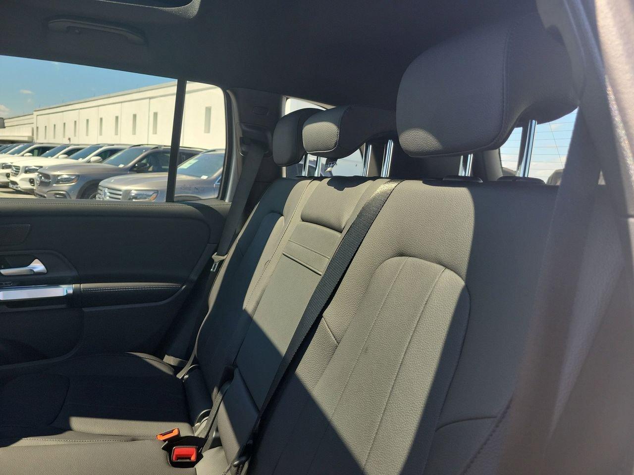 Mercedes-Benz Glb 250 - Thumbnail 11