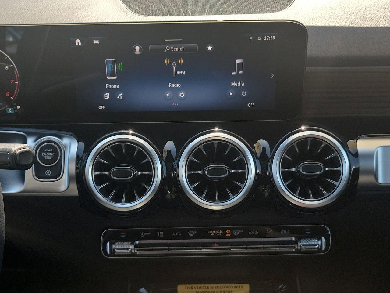 Mercedes-Benz Glb 250 - Thumbnail 16