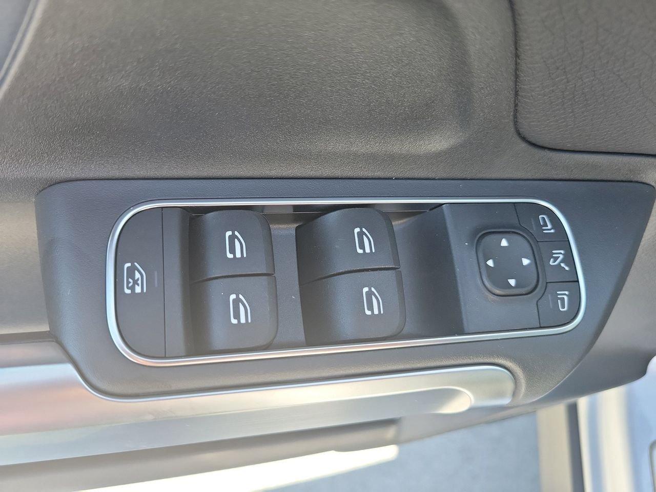 Mercedes-Benz Glb 250 - Thumbnail 19