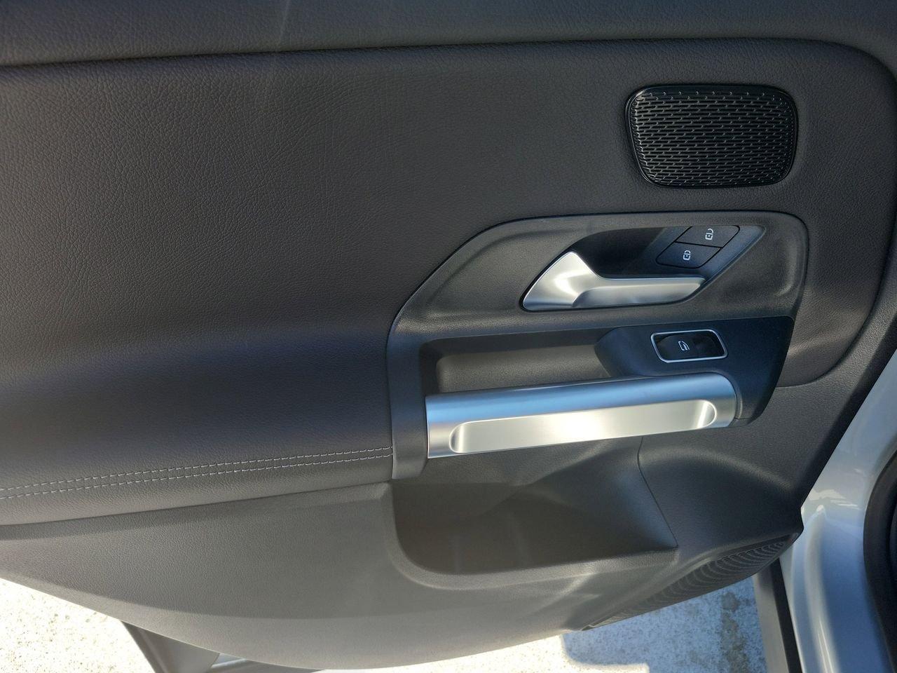 Mercedes-Benz Glb 250 - Thumbnail 10